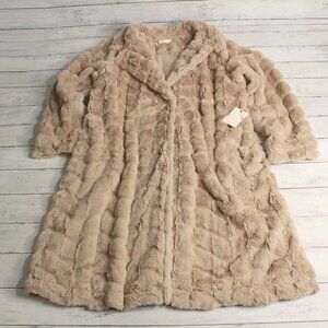 Fair Haven Women's Winter Faux Fur Coat Size 3X Plush Luxurious Beige